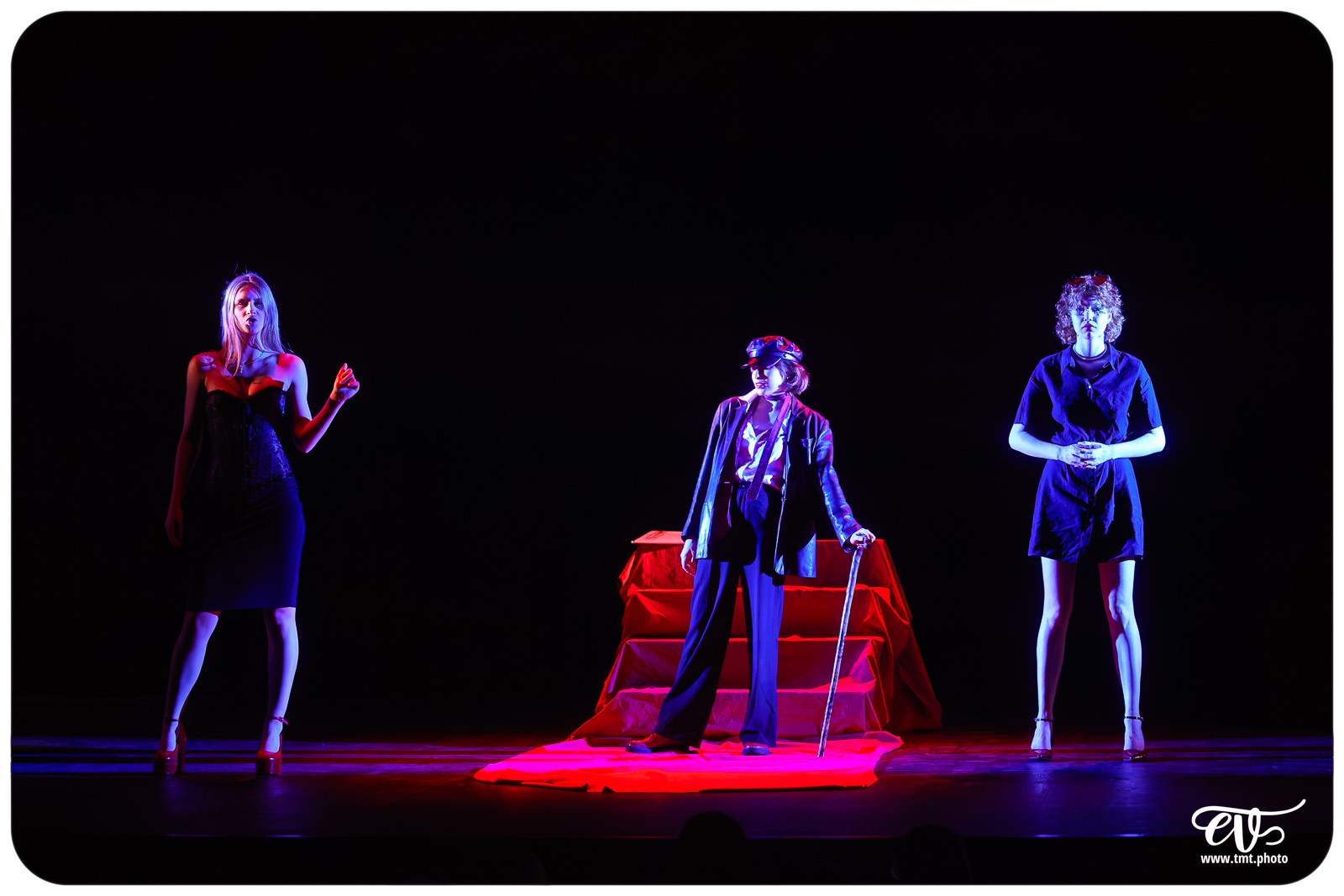 BLANCHE-NEIGE FOUTUE FORET